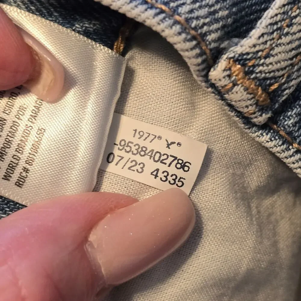 American Eagle High Rise Baggy Straight Jeans Womens 8 Reg Blue Thrashed Ripped